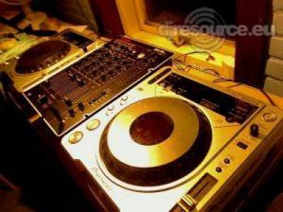 Booth: Tfvs's DJ-Booth